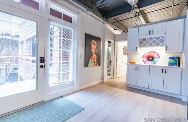 1298 Prospect Street Gallery 4