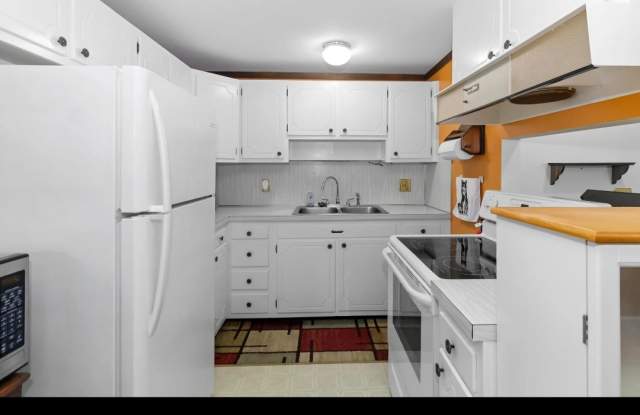 1406 Archmere Square N photos photos