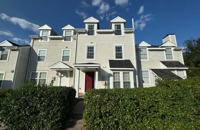 Stunning 2 Bed 2.5 Bath Interior Townhome In Newgate Community photos photos