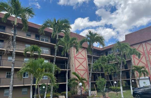 6575 W 4th Ave - 6575 West 4th Avenue, Hialeah, FL 33012