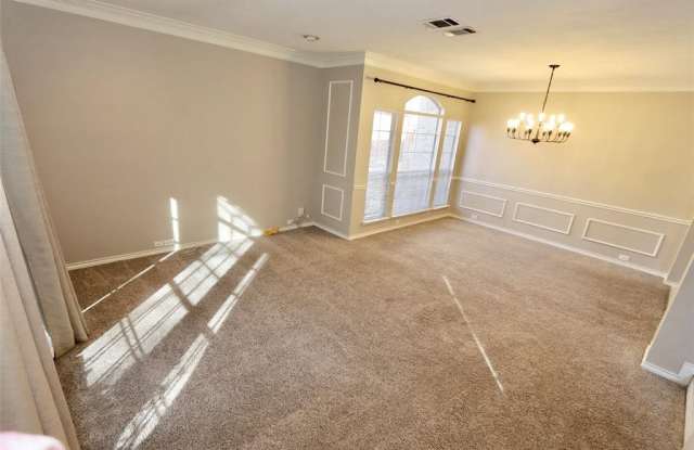 2540 Woodside Drive Gallery 4
