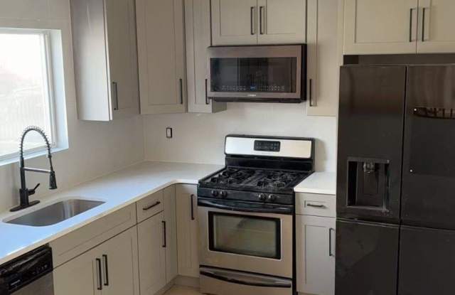 377 Timber Ridge Drive - 377 Timber Ridge Drive, Staten Island, NY 10306