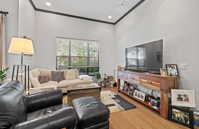 1001 Laurel Street - 1001 Laurel Street, San Carlos, CA 94070