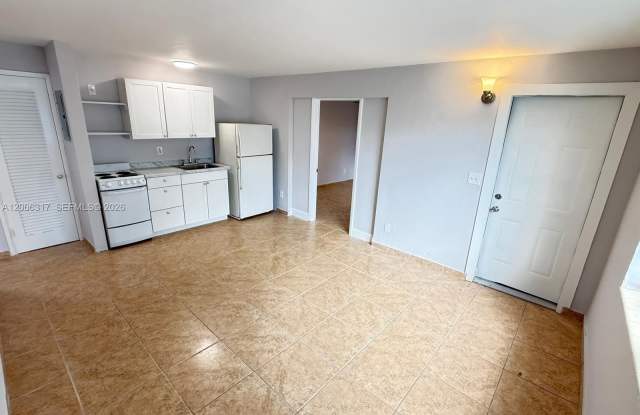 1834 Harding St photos photos