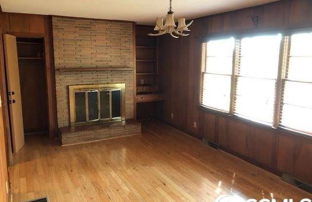 6126 Thomas Rd. Gallery 3