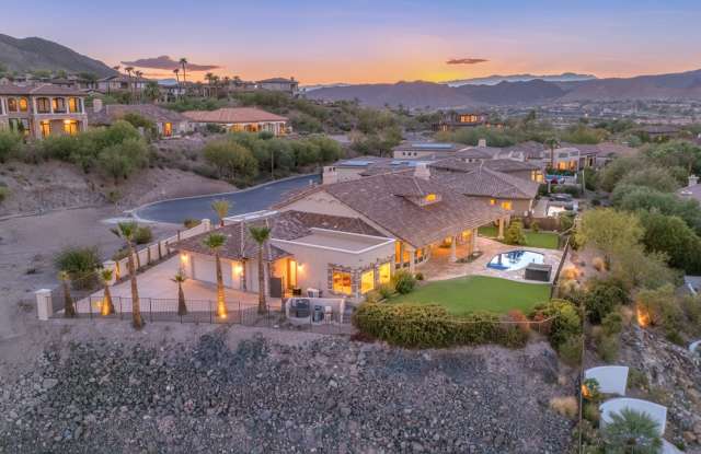 STUNNING SINGLE-STORY 4-BEDROOM HOME IN LAKE LAS VEGAS Gallery 4