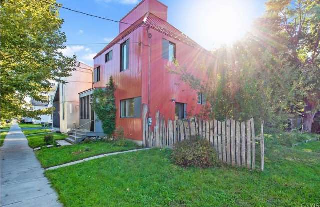 Charming modern 3BR House in Syracuse Gallery 3