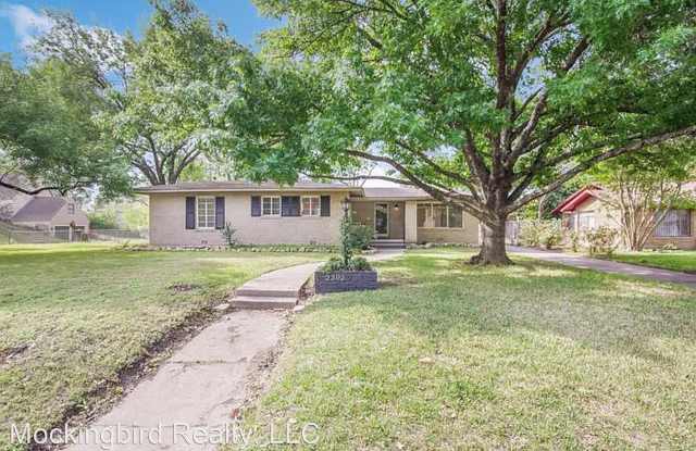 2302 W. Gramercy - 2302 West Gramercy Place, San Antonio, TX 78201
