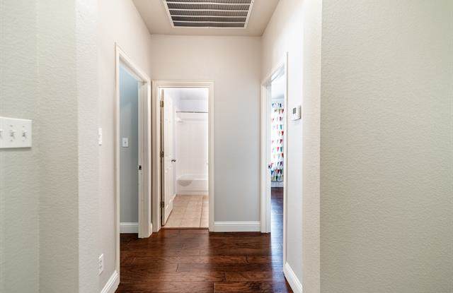 2504 Canyon Bay Gallery 2