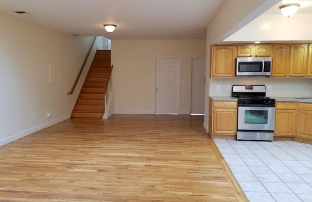 510 25TH ST - 510 25th Street, Union City, NJ 07087