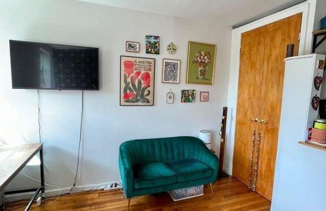 299 ADELPHI Street Gallery 3