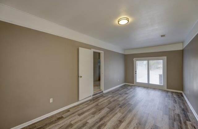 201 Lightcap Blvd photos photos