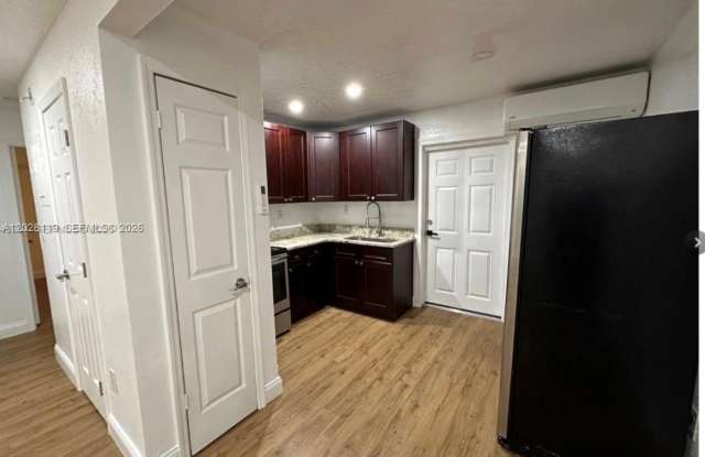 813 W Jefferson ST photos photos 813 W Jefferson ST photos photos
