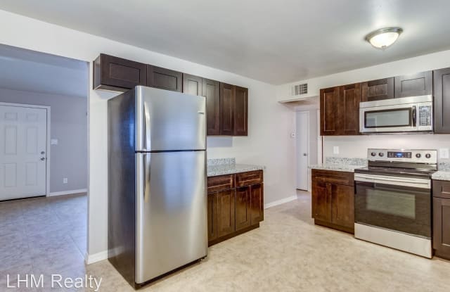 6835 S 5th Ave - 6835 South 5th Avenue, Phoenix, AZ 85041