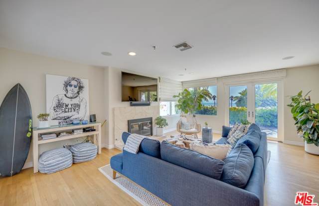 2203 Ocean Ave - 2203 Ocean Way, Santa Monica, CA 90405