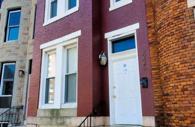 1225 E. Lanvale St./Large 3BR/1BA townhome in the Oliver neighborhood of East Baltimore. WATER INCLUDED photos photos