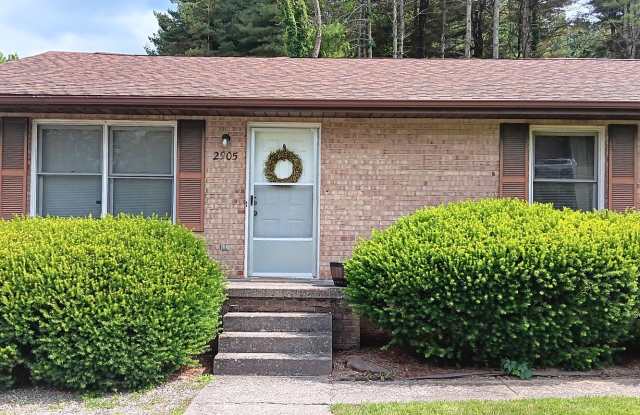Blacksburg, 2 BR / 1 BA Available Aug 1st photos photos