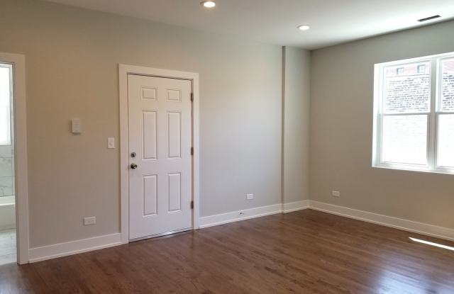 1246 West Chicago Avenue Gallery 2
