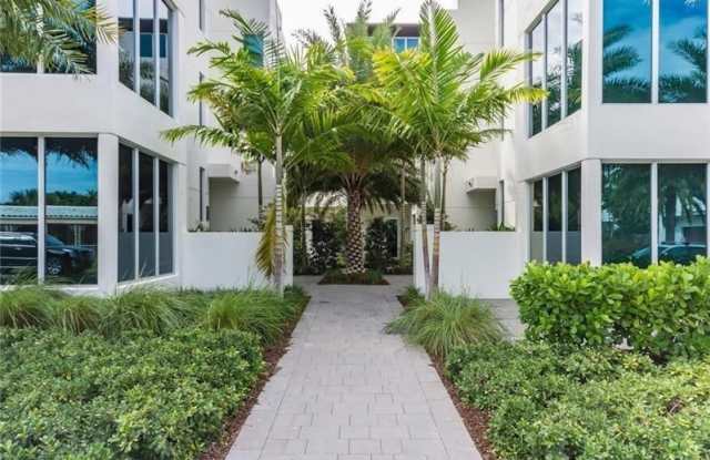 240 Shore Ct - 240 Shore Court, Lauderdale-by-the-Sea, FL 33308