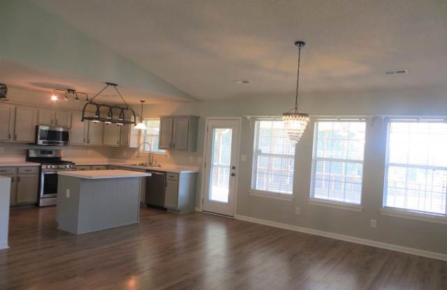 105 Royalty Court Gallery 3