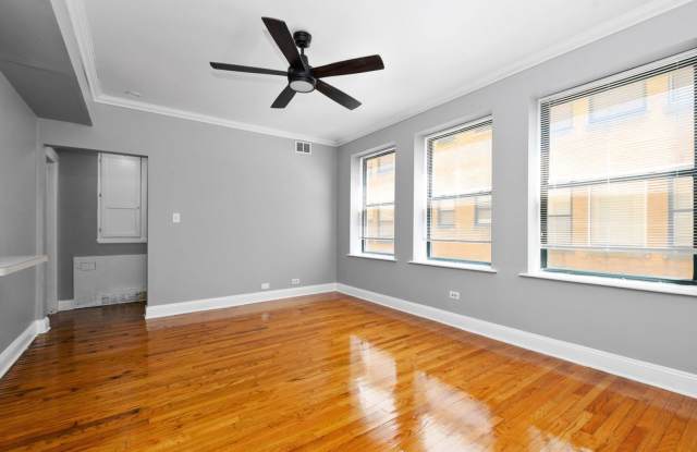 One Bedroom Unit in South Shore Gallery 4