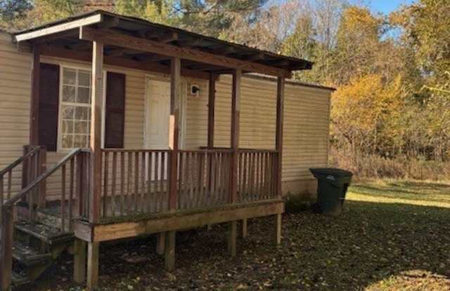 For Rent: 2 BD / 2 BA Home – Cedar Hill, TN - 307 South Main Street, Cedar Hill, TN 37032