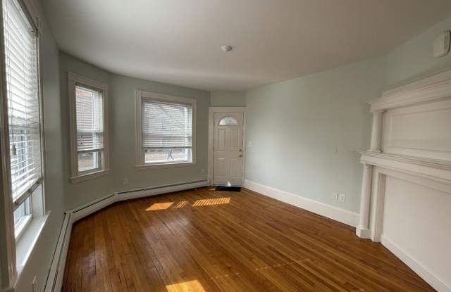 6 Lexington Street unit: 1 Gallery 2