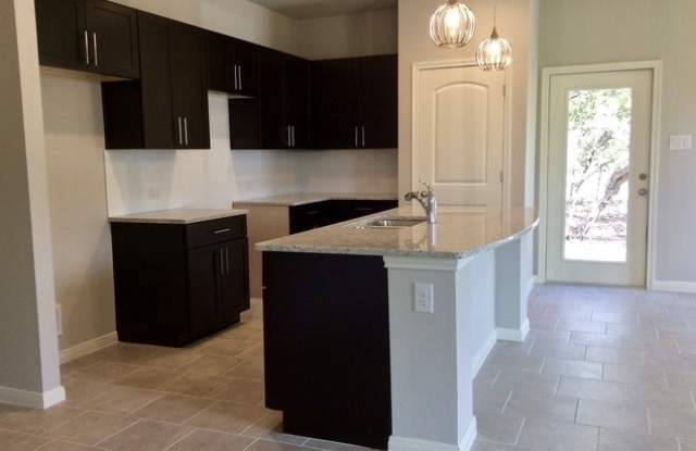 106 LAKEVIEW CT Gallery 4