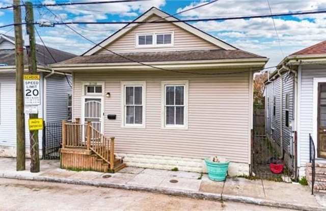 2128 TOLEDANO Street photos photos