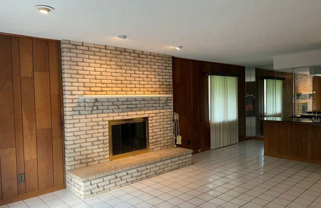 Spacious Ranch in North Peoria - Must See! Gallery 2