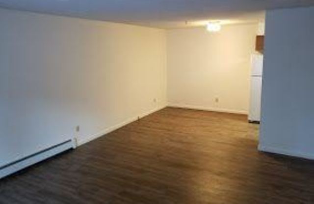 910 10th Street West Gallery 4