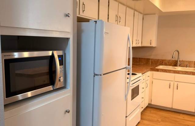 2-tbedroom, 2-bath home in Redding Gallery 3