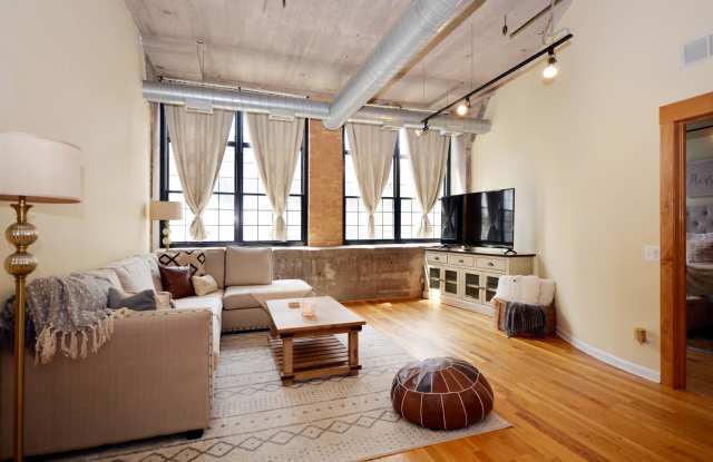 17 North Loomis Street Gallery 4