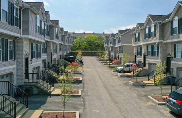 2 Bed 1.5 Bath Townhouse for Rent in Monaca - 202 Katerina Drive, Beaver County, PA 15061