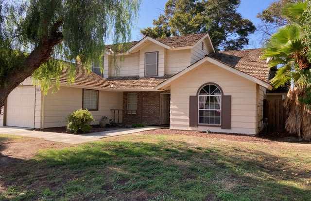 2766 Burl Court Gallery 1