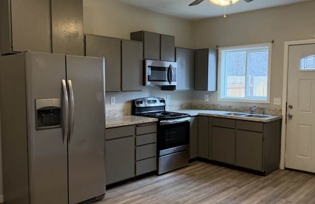 259 South Water Avenue - 2 photos photos