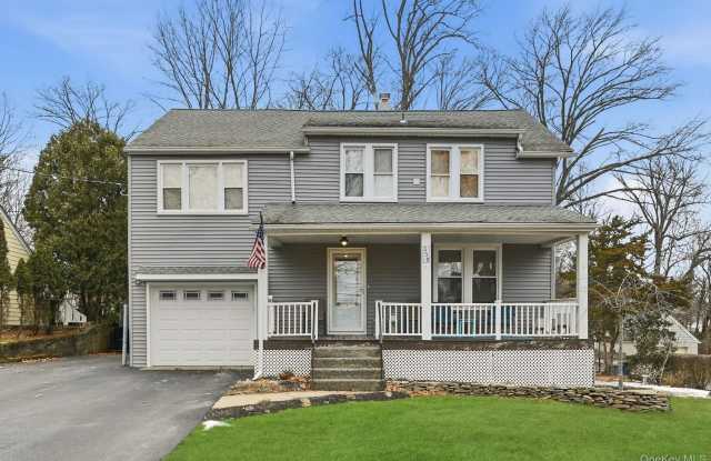 359 Orangeburg Road unit: 2 photos photos