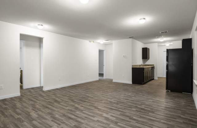 1221 North Whitten Avenue Gallery 3