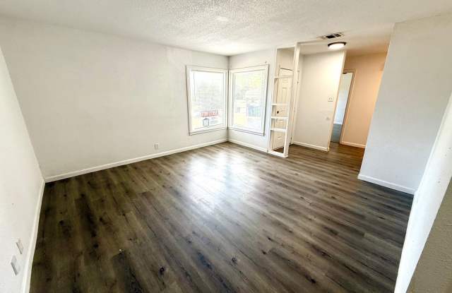 *MOVE IN SPECIAL* Charming 3-Bedroom Home with Fenced Backyard & Garage Gallery 3