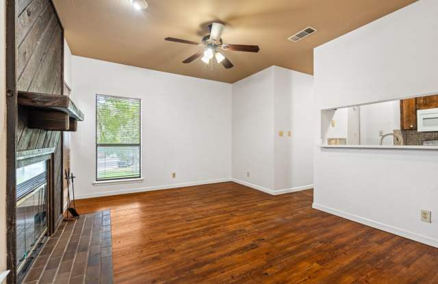 PARK PLACE - ACROSS FROM DKR STADIUM - 1BD / 1BA With Study - WOOD FLOORS - W/D Gallery 4