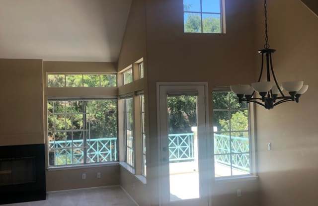 12632 Springbrook Dr. #D Gallery 3