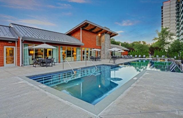 1900 And 1920 Frontage Road Unit D13 Gallery 3