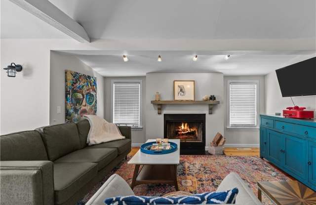 1024 ANTHONY Road - 1024 Anthony Road, Newport County, RI 02871