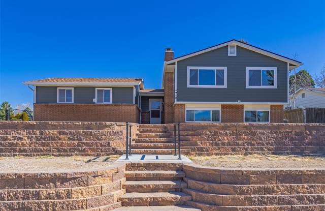 4948 Turquoise Circle Gallery 3