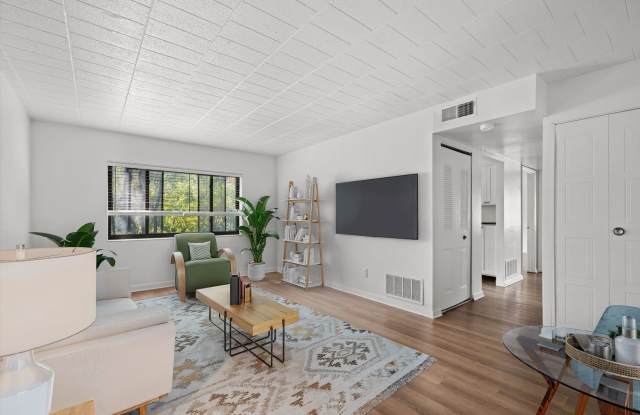 Edgewood Court Gallery 4