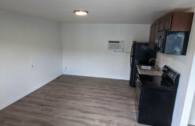 912 W 2nd Street unit: 9 photos photos 912 W 2nd Street unit: 9 photos photos