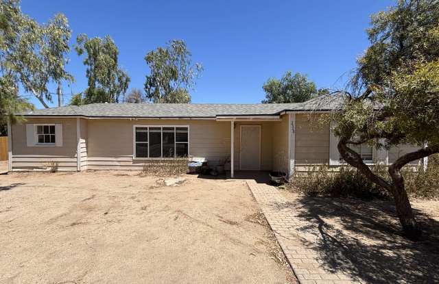 2528 E Hartford Ave photos photos