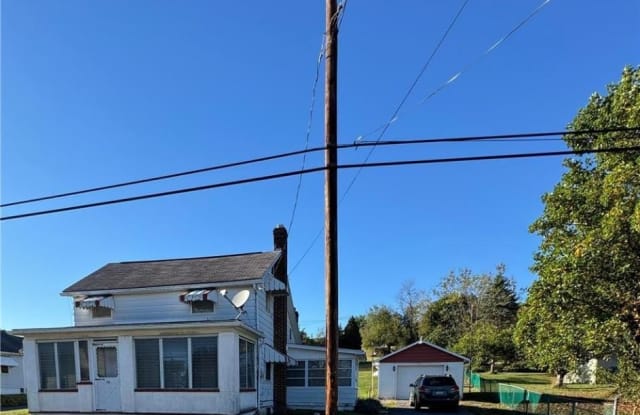 526 Fairyland Road - 526 Fairyland Road, Weissport East, PA 18235