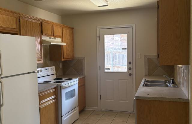 1313 Cinch Dr. - B Gallery 4