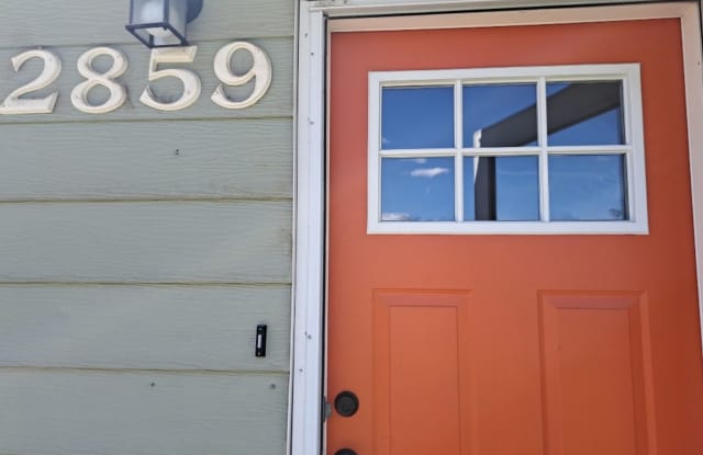 Move-In Special!! $300 off first full months rent! Gallery 3
